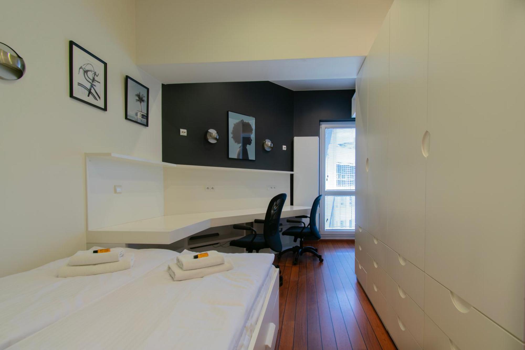 Spacious 3Br Apartment With Ac In Living Room, 2 Balconies Krakow Dış mekan fotoğraf